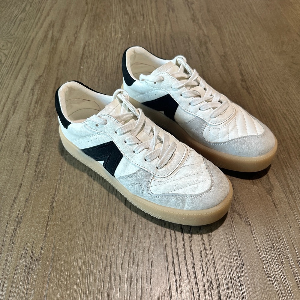 MIA Leather Retro Sneakers Size 6.5 White/Black Gum Sole - Picture 2 of 10
